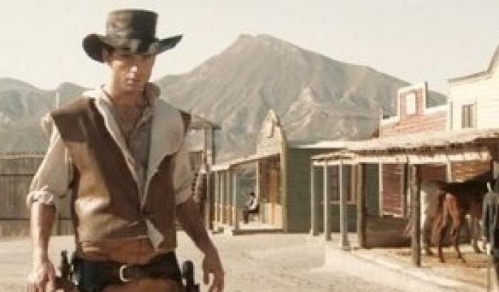 Mika omaggia Clint Eastwood e James Bond