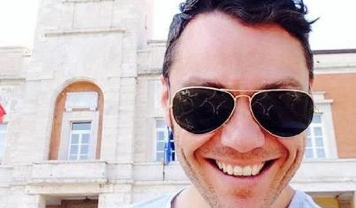 Tiziano Ferro gioca con i fan su facebook