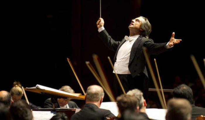 Riccardo Muti dirige a sorpresa un'orchestra di giovani in Calabria