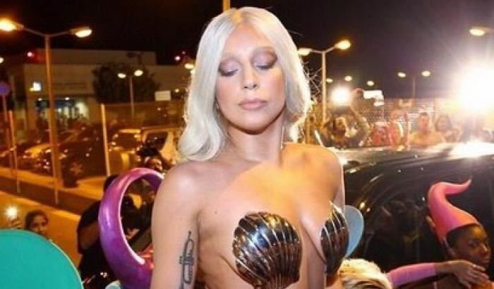 Lady Gaga ad Atene: sono Afrodite, la dea dell'amore