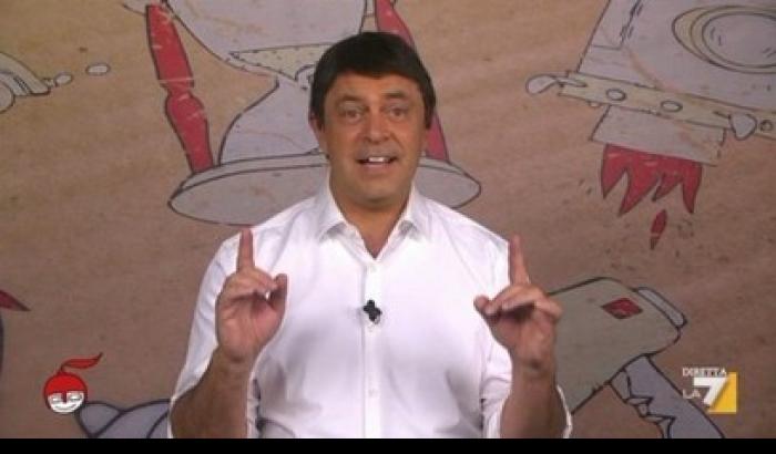 Crozza è Renzi: no all'articolo 18, sì a iOs8