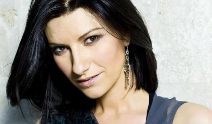 Halloween con Laura Pausini: la cantante incontra i fan a Rimini