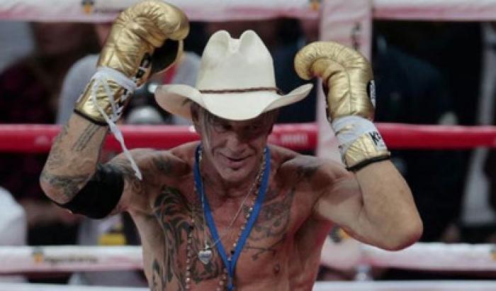 Mickey Rourke torna sul ring a 62 anni e vince