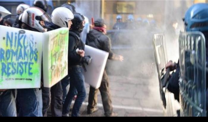 Prima alla Scala: la polizia carica gli antagonisti