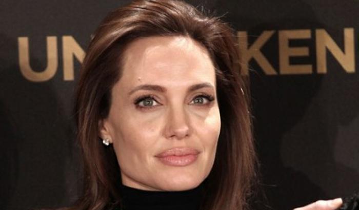 Angelina Jolie: onorata di presentare Unbroken al papa