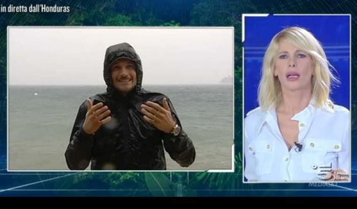 Naufraga l'Isola dei famosi: vince la tempesta tropicale