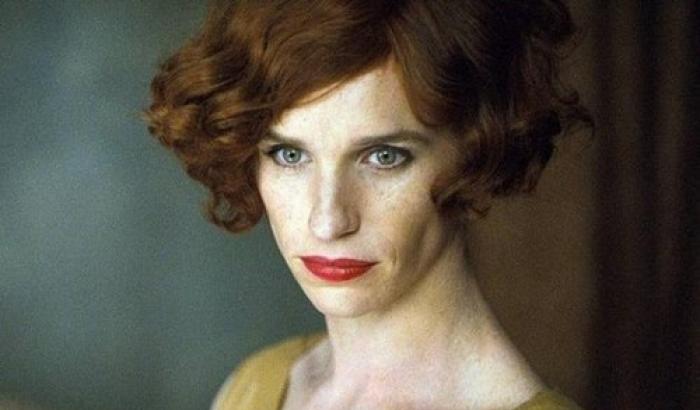 Eddie Redmayne il trasformista: adesso è una trans