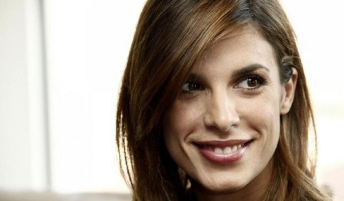 Lo smartphone di Elisabetta Canalis all'asta per i cani abbandonati