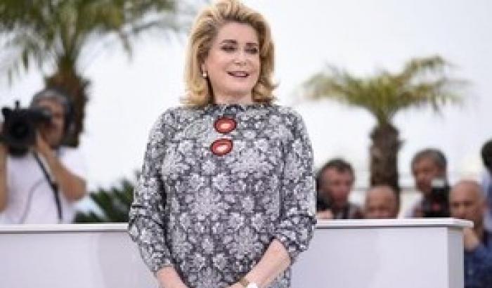 Catherine Deneuve: lacrime a Cannes per la regina di Francia