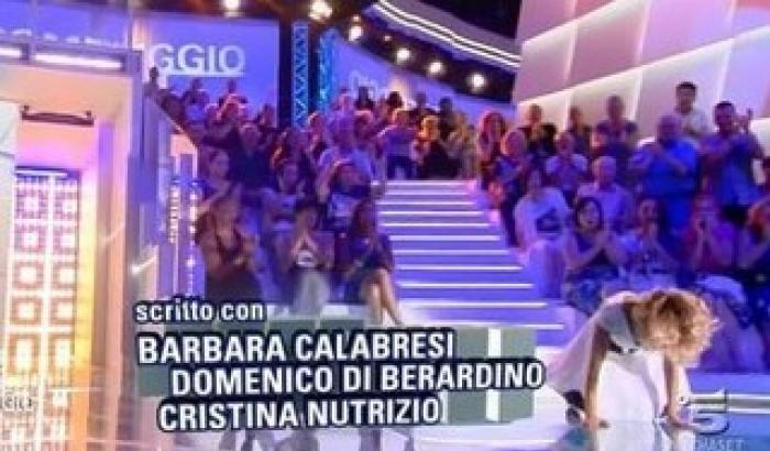 Che capitombolo! Barbara D'Urso cade in diretta tv