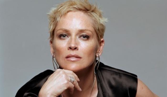 La solidale Sharon Stone: visita ai rifugiati in Basilicata