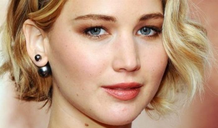 La denuncia di Jennifer Lawrence: perché guadagno meno dei miei partner?