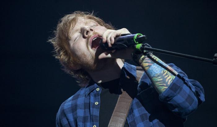 Ed Sheeran, niente social per un anno per lavorare al nuovo cd