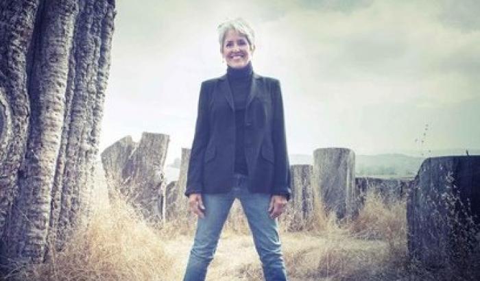 Joan Baez, l'usignolo di Woodstock, in tour in Italia