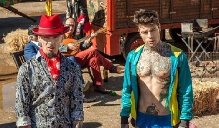 Il video di Fedez e J-Ax "Vorrei ma non posto", è tra i più visti al mondo