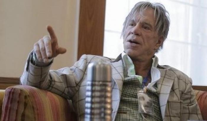 Compie 64 anni Mickey Rourke, la star di Nove settimane e mezzo