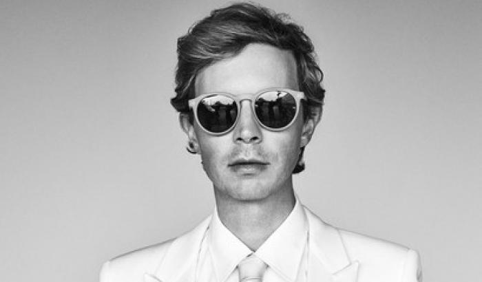 Beck presenta il video ufficiale di 'Wow'