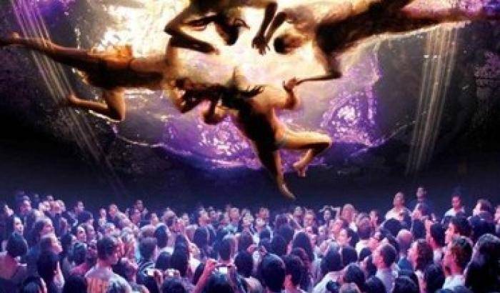 Fuerza Bruta, il teatro sensoriale visivamente e fisicamente folle