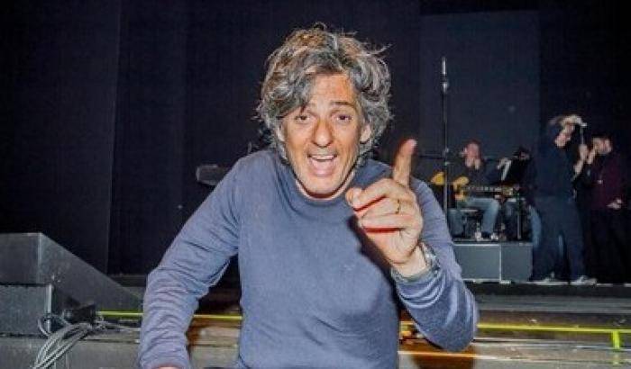 L'appello di Fiorello: "Basta con la cronaca nera a tutte le ore in tv"