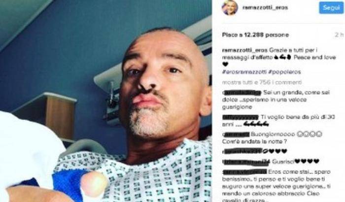 Ramazzotti in ospedale rassicura i fan: "Ritornerò presto"