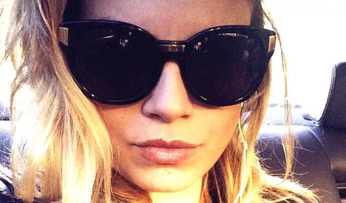 Paura per Emma Marrone in vacanza: narcotizzata e derubata