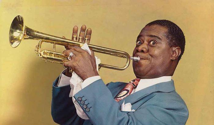 Louis Armstrong, il nipote degli schiavi che divenne re del jazz