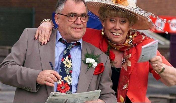 Liz Dawn, star di 'Coronation street': muore nel sonno come il suo personaggio