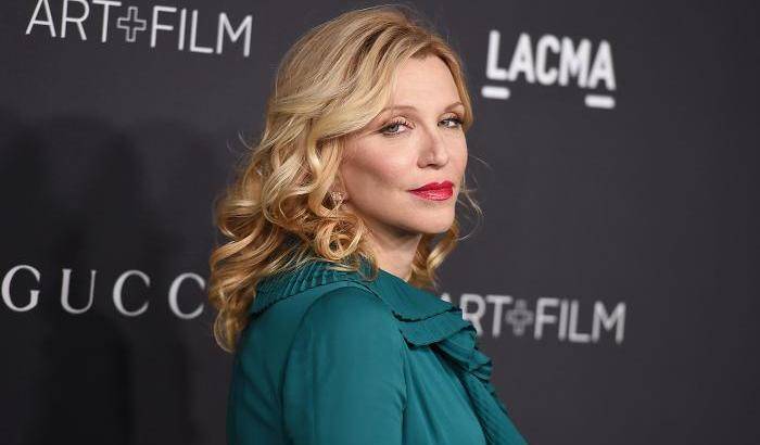 Courtney Love disse nel 2005: se Weinstein vi invita a una festa non ci andate