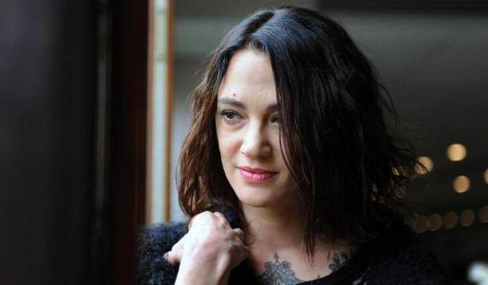 Asia Argento rompe ogni indugio: a 16 anni, molestata da un regista italiano