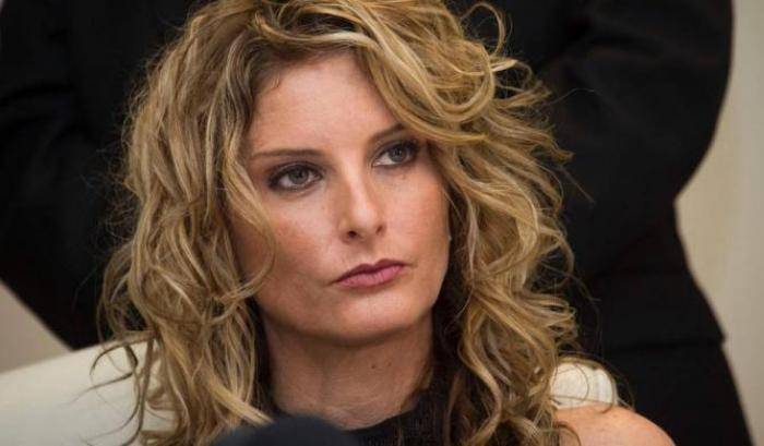 Summer Zervos contro Trump: l'ex star del reality The Apprentice lo cita in giudizio per molestie