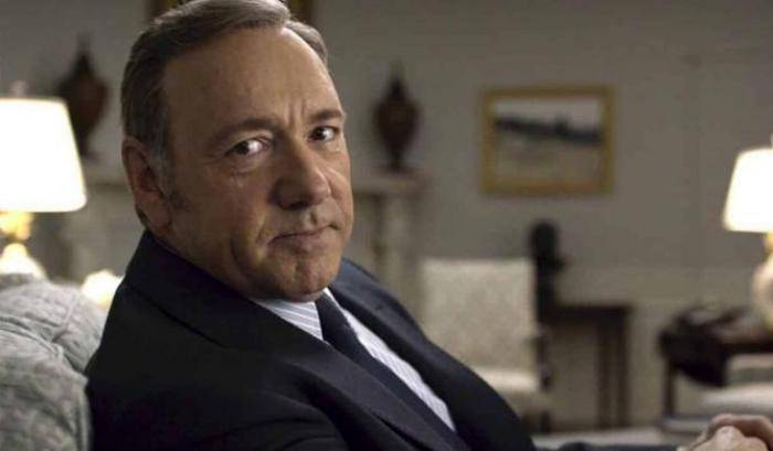 "Kevin Spacey mi ha molestato". L'attore chiede scusa e rivela: sono gay