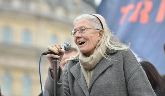 Il premio Oscar Vanessa Redgrave denuncia al pubblico 'Il dolore del mare'