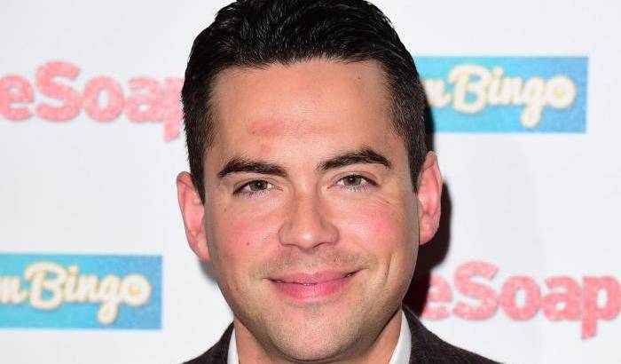 Molestie sessuali, Bruno Langley si dichiara colpevole