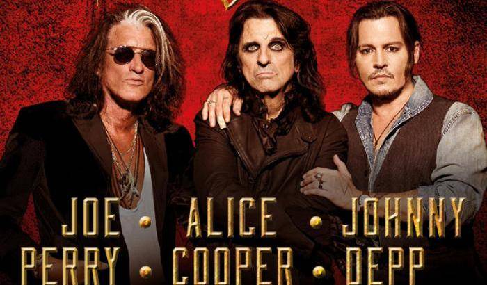 Johnny Depp rockettaro con gli Hollywood Vampires a Roma