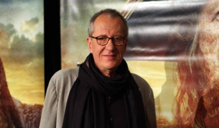 Molestie, Geoffrey Rush querela il Sydney Daily Telegraph: accuse false