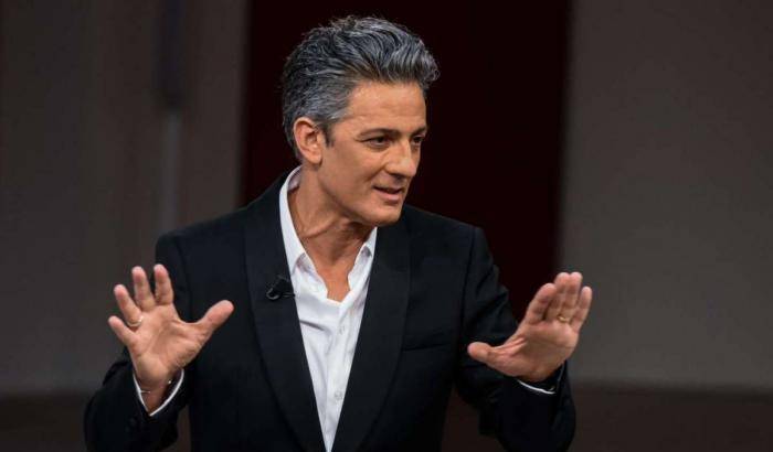 Rosario Fiorello sorprende Baglioni: "Sarò ospite a Sanremo"