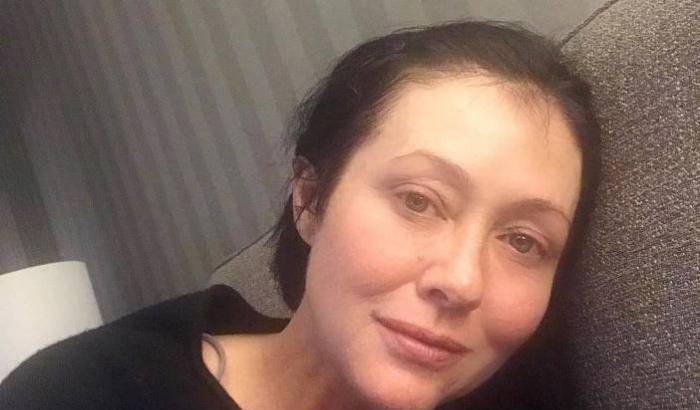 Shannen Doherty ha sconfitto il tumore e torna sul set: "c'è bellezza in ogni cosa"