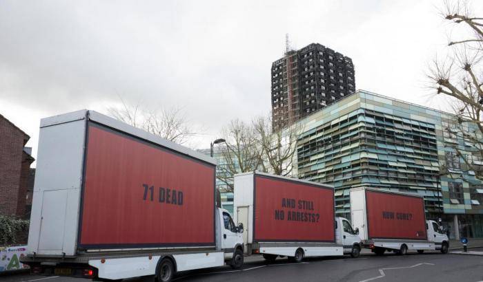 Tre manifesti a Grenfell, Londra