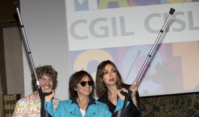 Nannini scatenata anche con le stampelle: sarà un concertone rock