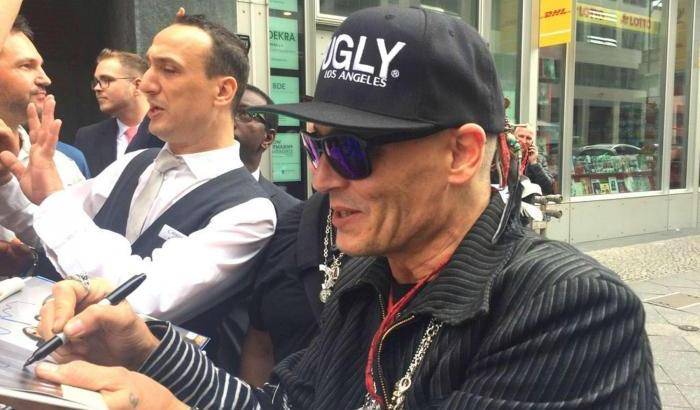 Johnny Depp irriconoscibile anche in Germania: la preoccupazione dei fan