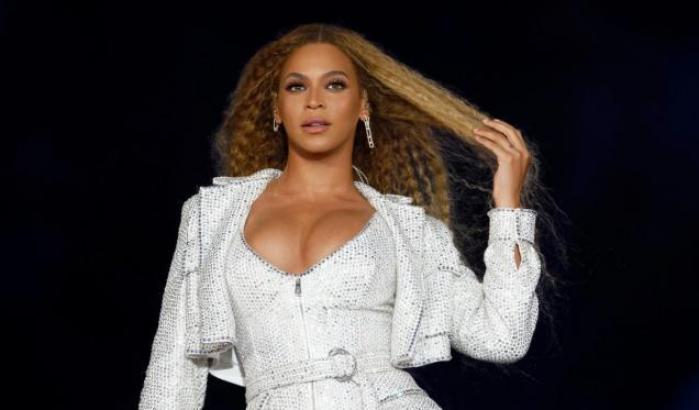 Beyoncé cerca di spodestare Alberto Angela per un video al Colosseo