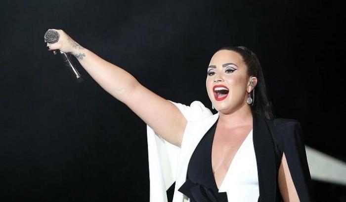 La famiglia di Demi Lovato chiede rispetto: "non riportate notizie false, dite solo che è viva e sta bene"