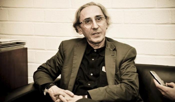 Battiato, illazioni sulla sua salute. Noi al maestro facciamo solo gli auguri