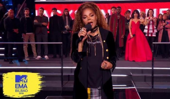 Janet Jackson agli Mtv Ema: "Facciamoci sentire per le donne abusate"