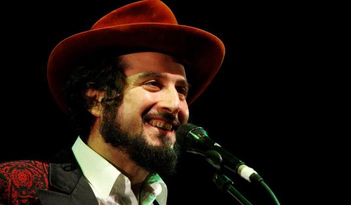 Vinicio Capossela, “mercante” di ballate per salvarsi l'anima