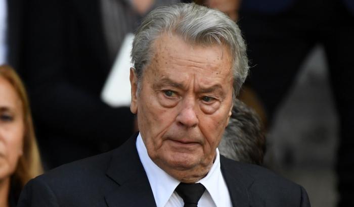 Malore per Alain Delon, ricoverato l'attore francese