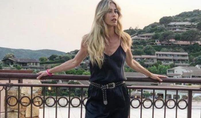 Elena Santarelli vittima degli haters": "I social hanno aperto le gabbie a tanti cretini"