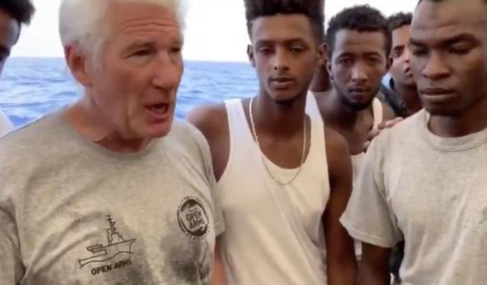 Richard Gere e Chef Rubio a bordo di Open Arms: "chiediamo lo sbarco immediato"