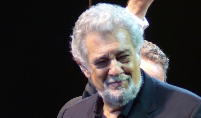 Più donne accusano Placido Domingo di averle costrette a rapporti sessuali