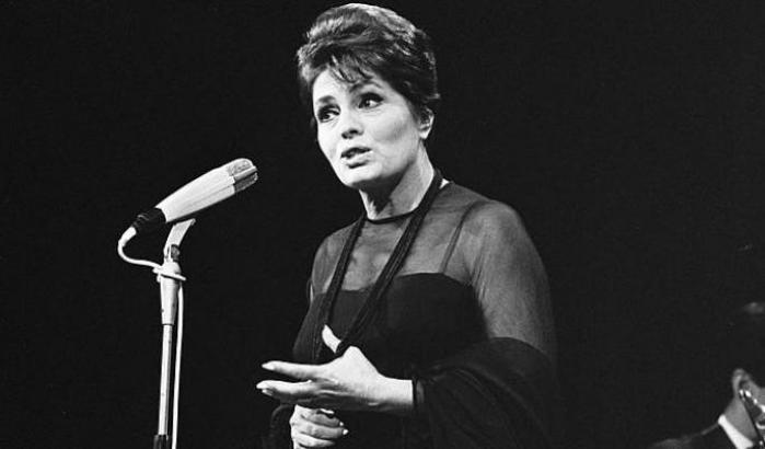 Amalia Rodrigues, icona del fado che non si oppose né fu con il regime